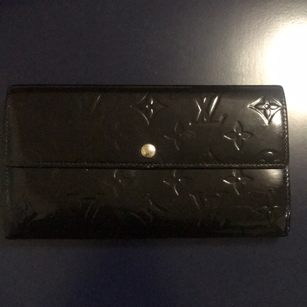 Louis Vuitton Vernis Wallet